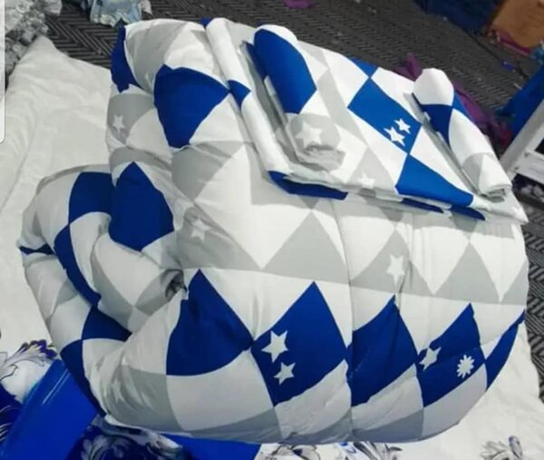 1 Duvet ,2 pillow cases and 1 flat sheet with print