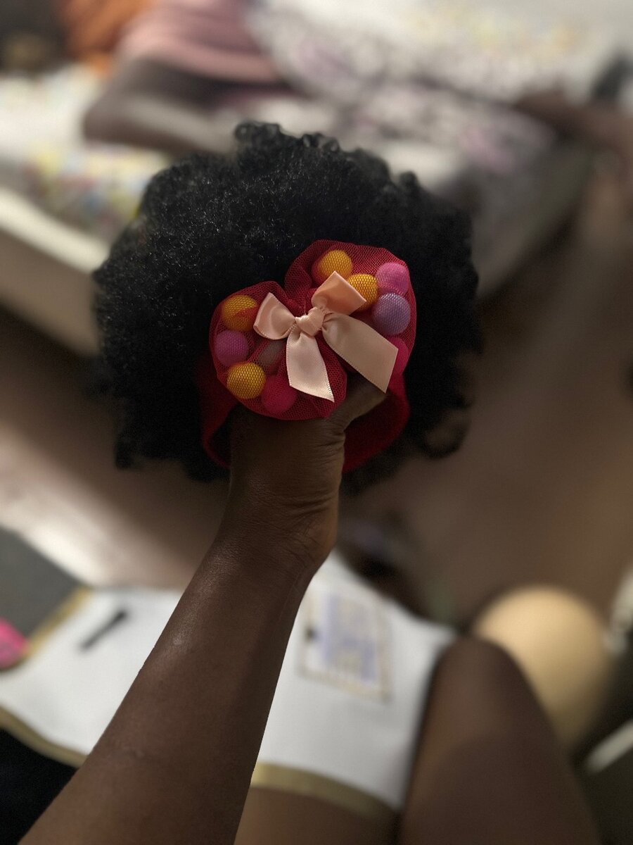 Bandeau bébé avec nœud décoratif