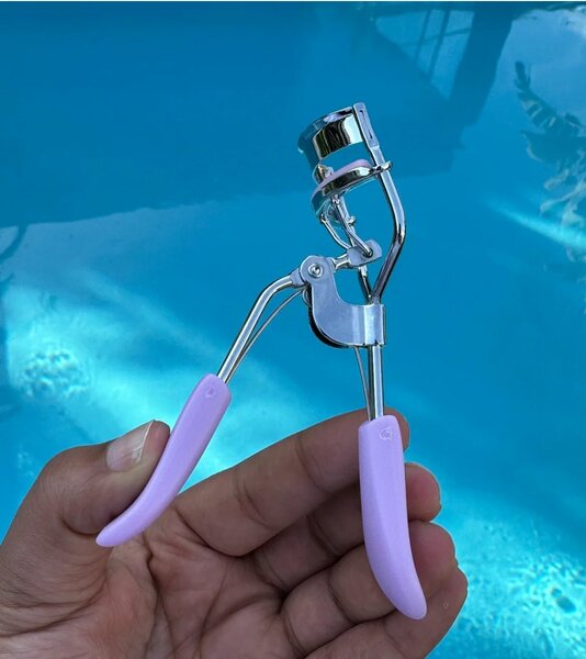 Recourbe-cils ergonomique