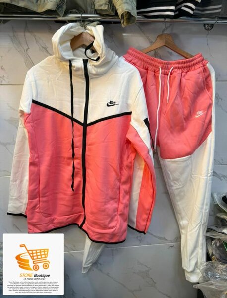 Survêtement Nike tech