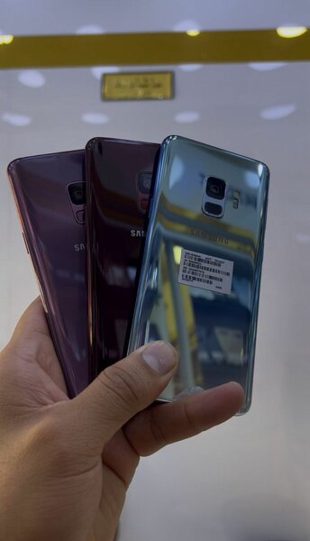 Samsung Galaxy S9 plus.