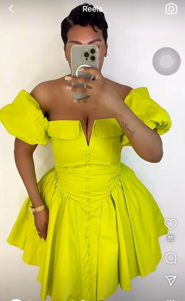 Robe élégante à manches bouffantes