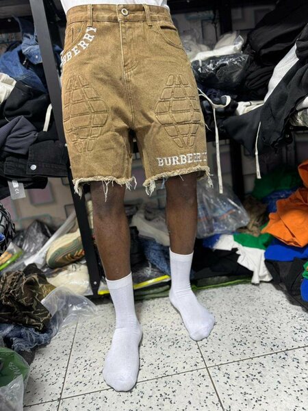 Shorts en denim déchirés