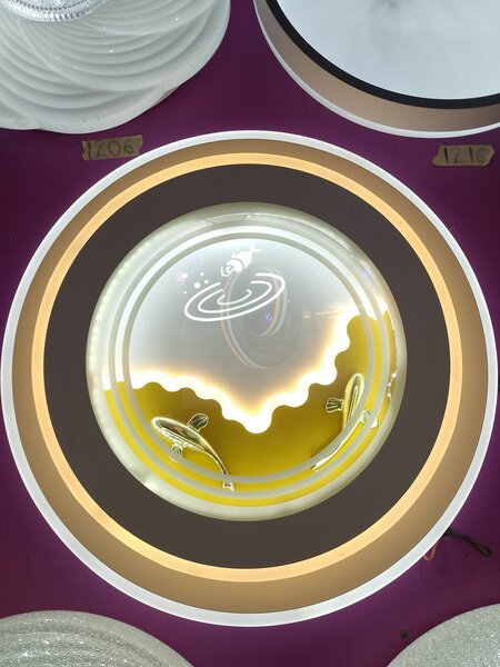 LIGHT WITH REMOTE CONTRO