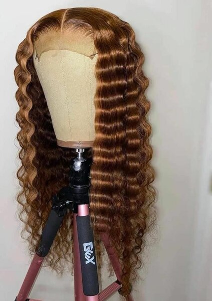 Perruque Ondulée Brune