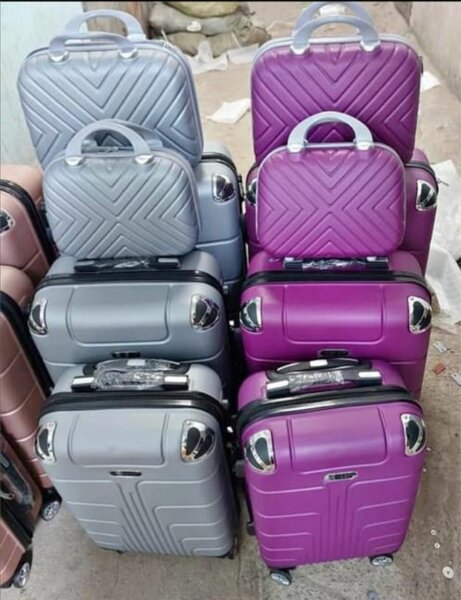 Valise 3 pièces en caoutchouc plus 2 malette