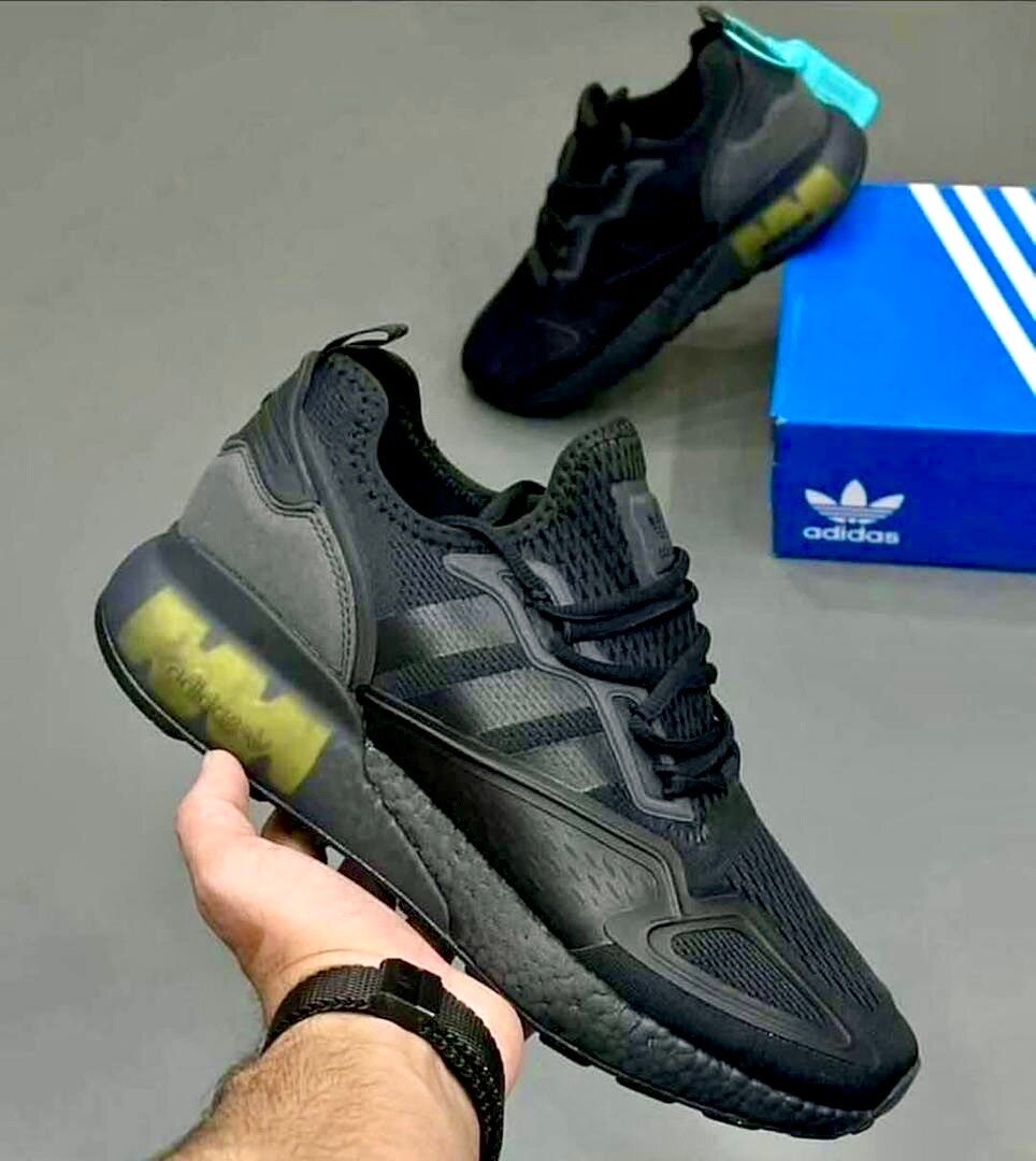 Adidas Sneakers