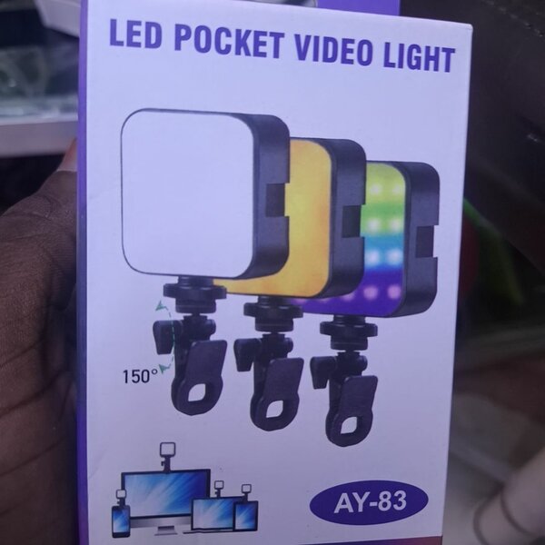 Lumière Vidéo LED Portable AY-83