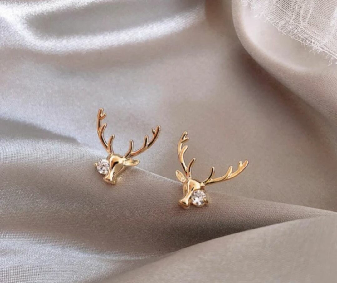 Earing golden Deer shape