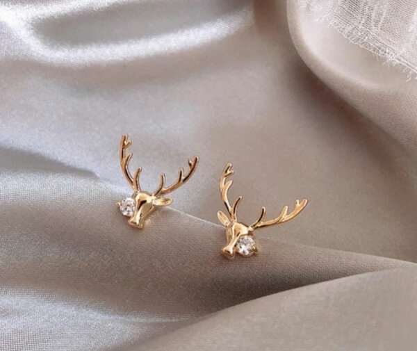Earing golden Deer shape