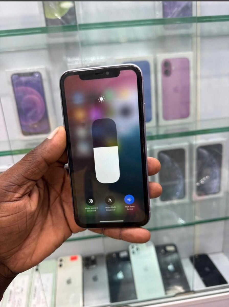 iPhone 11 64GB Violet