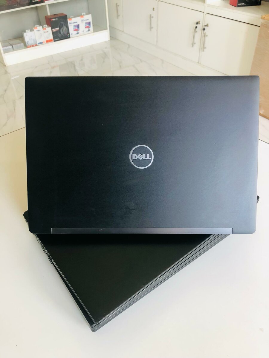 Dell 7280   8GBRAM  256GB SS