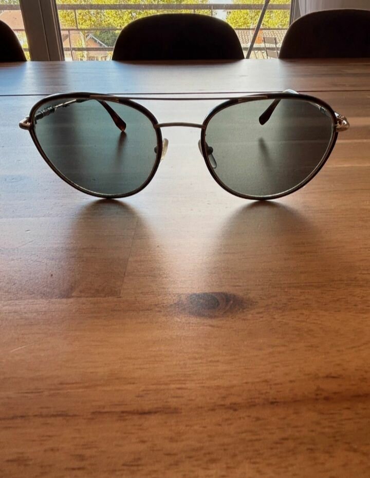 Lacoste lunette de soleil Djok