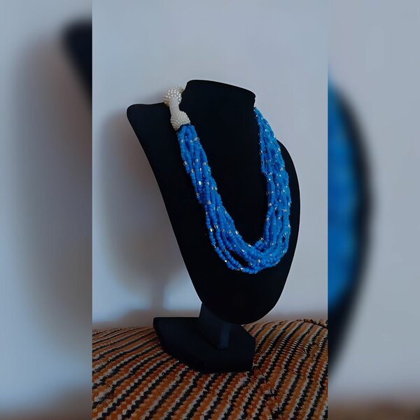 Bead necklace