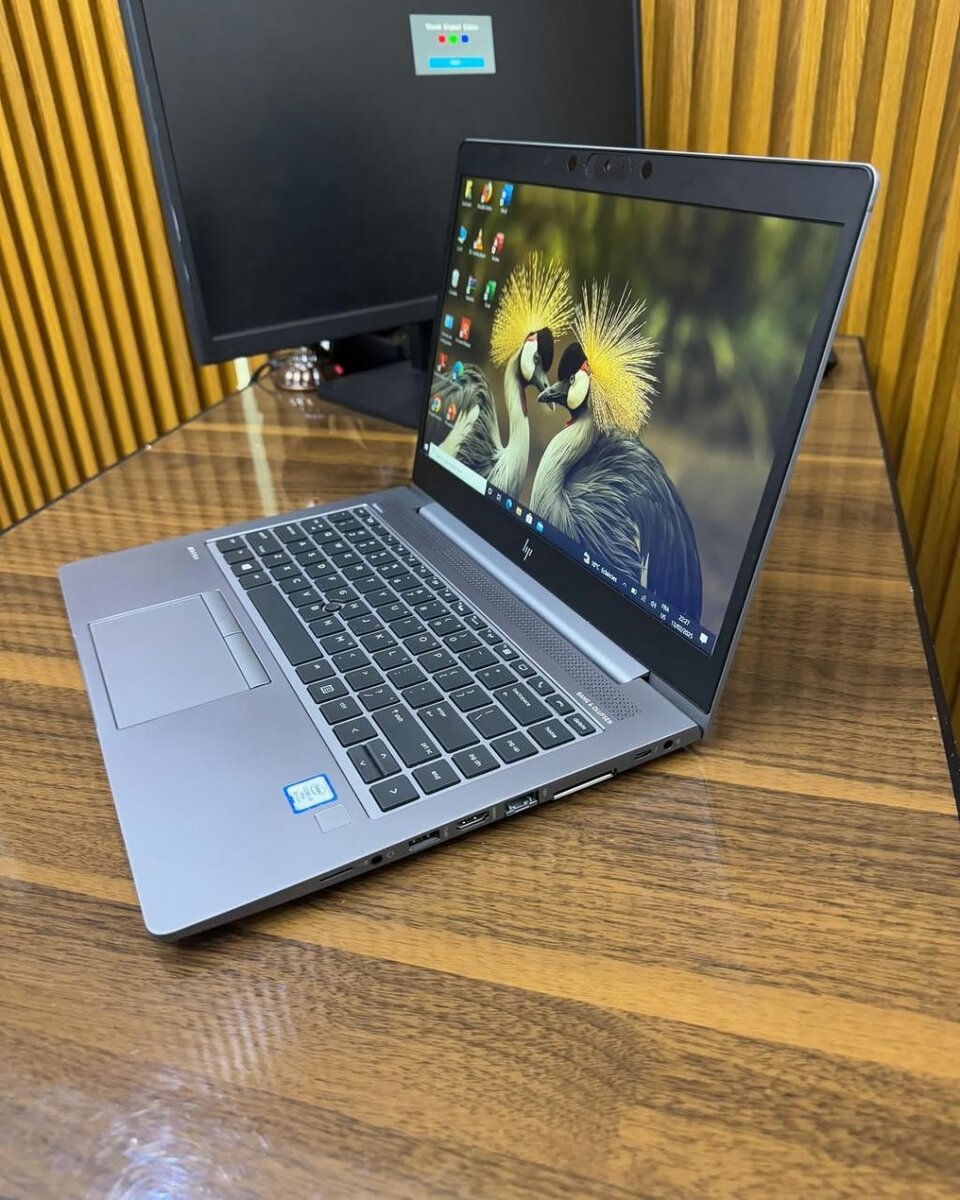 HP ZBOOK Core i5 Ram16 SSD512