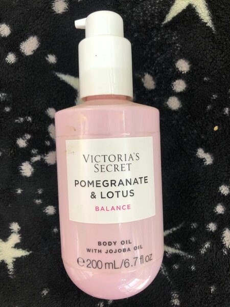 Victorias Secret body oil
