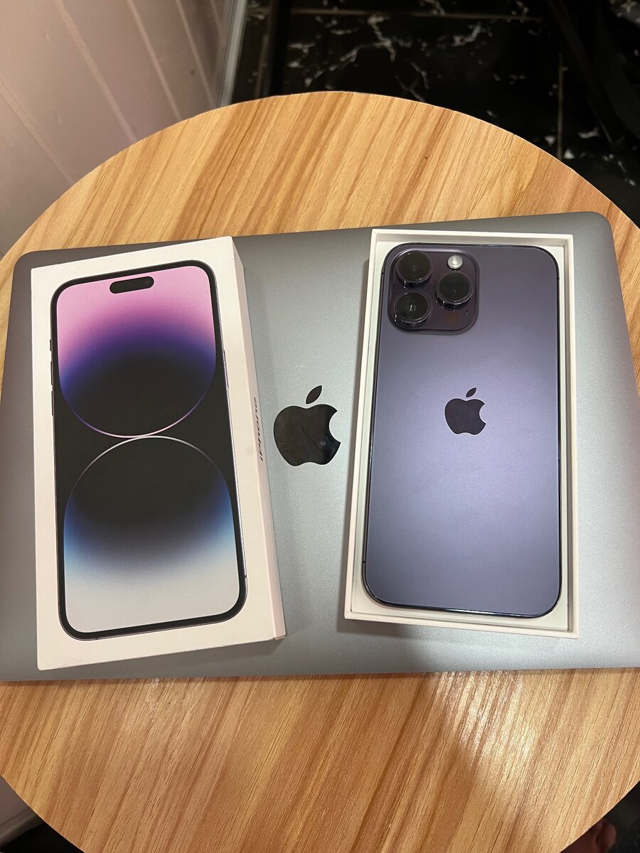 iPhone 14 pro Max 10/10 comme neuf