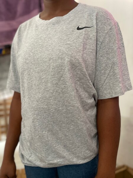 T-shirt gris décontractée unisexe