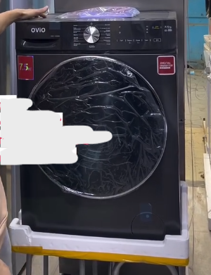 Стиральная машина черная