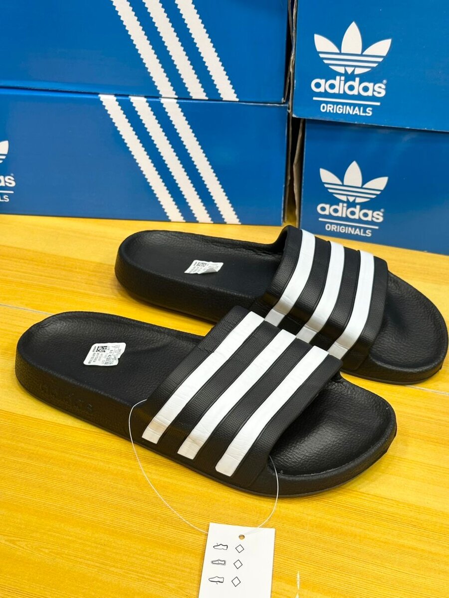 Tongs Adidas Classiques