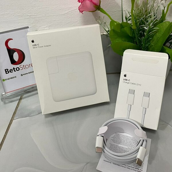 Boitier MacBook USB C avec cable