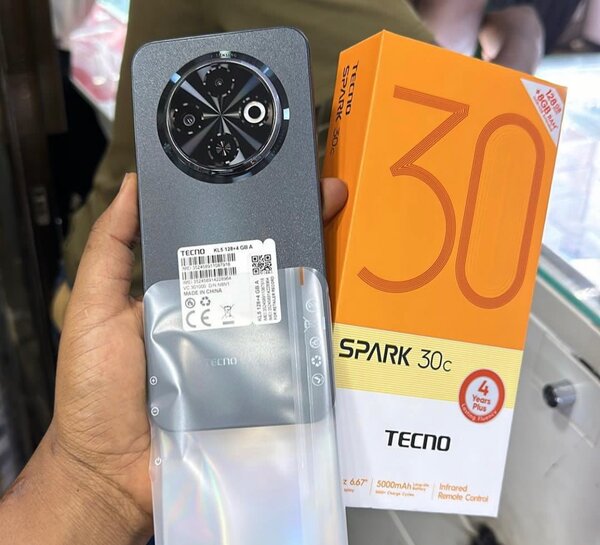 Tecno spark 30c 8RAM 128GB