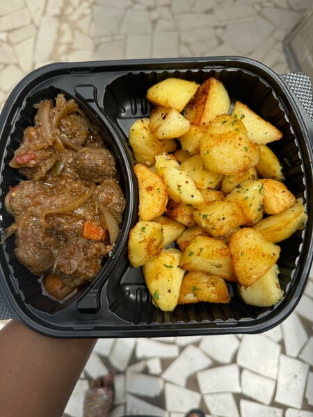 Délicieux Repas de Viande et Pommes de Terre