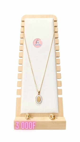 Collier Pendentif Doré Élégant