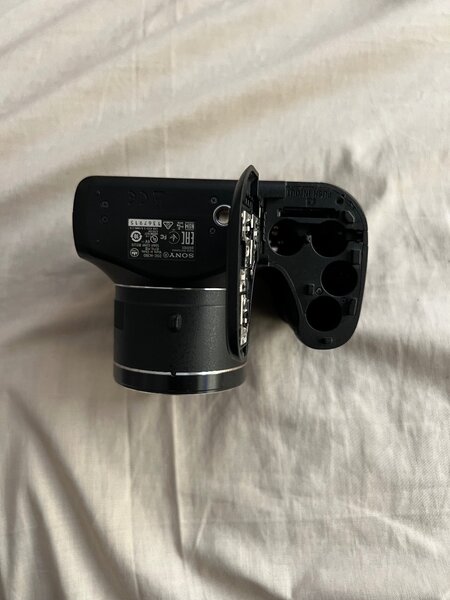 Sony Cyber-Shot DSC-HX200V