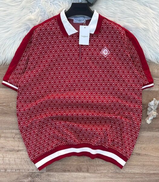 Polo élégant à motifs géométriques