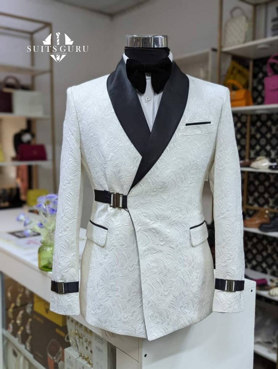 Elegant men's suit 