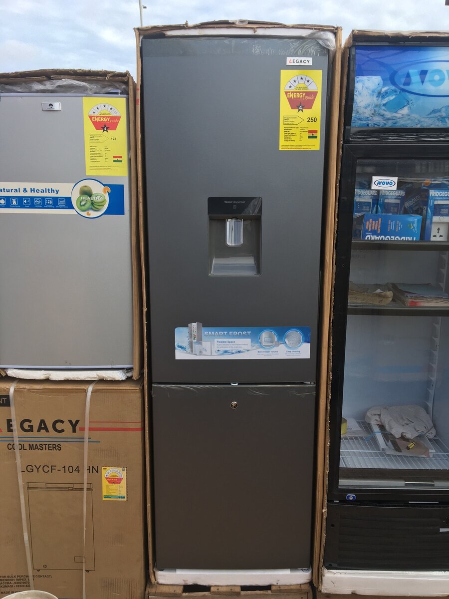 Double door refrigerator