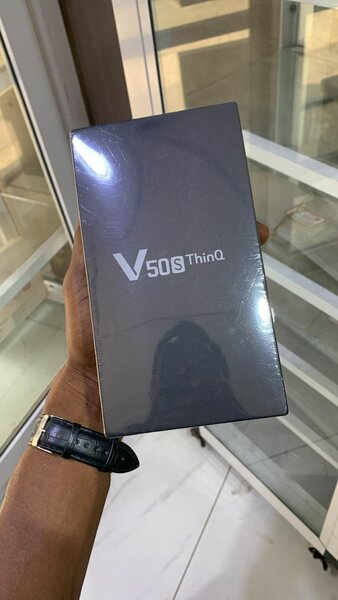 LG V50s 5G ThinQ 256gb/8gb ram fresh in box 12  months warra