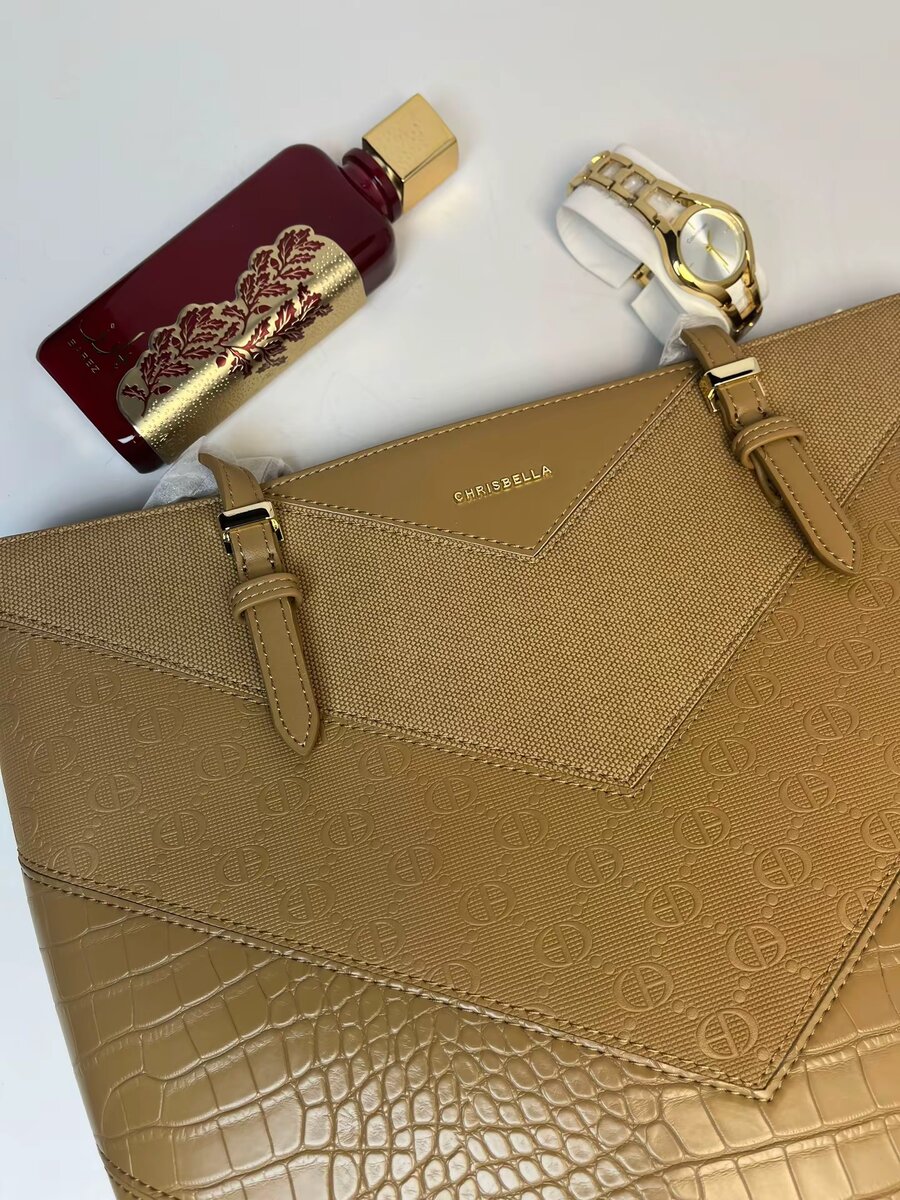 Chic Textured Handbag Set