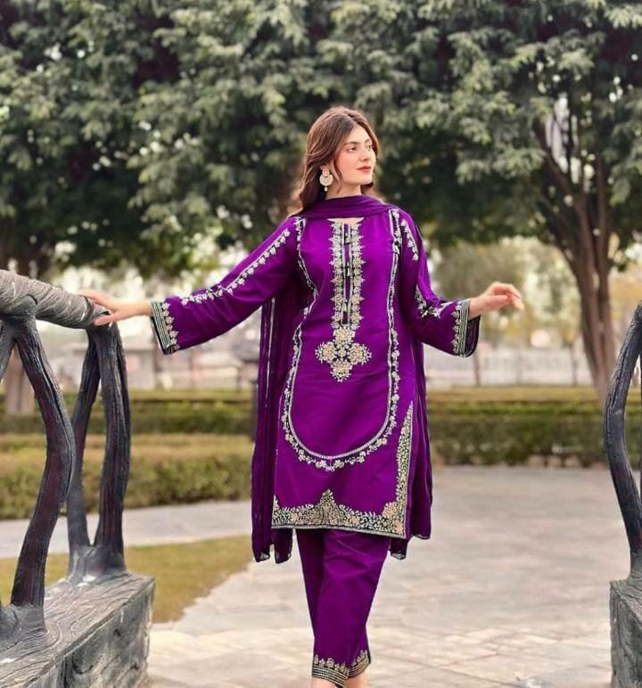 Ladies embroided 2pc suit in lilen fabric