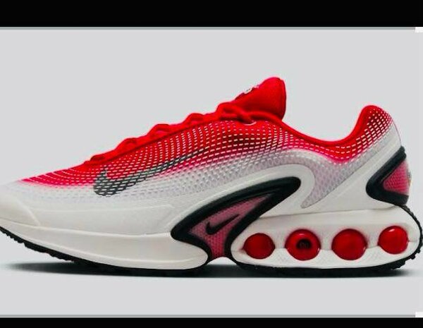 Chaussures de sport rouges modernes