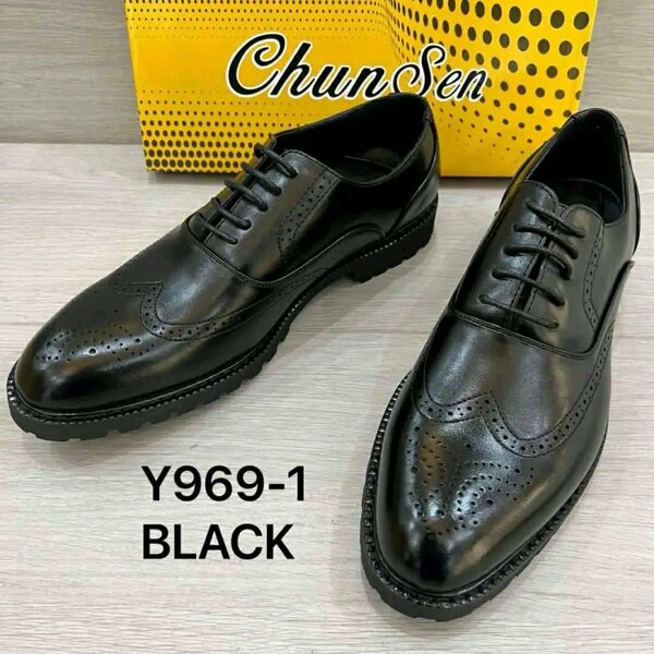 Men's classic leather shoes