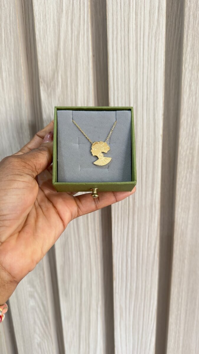 Collier pendentif doré unique