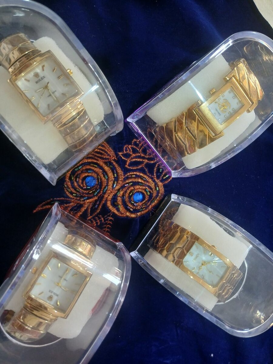 Montres élégantes en or plaqué