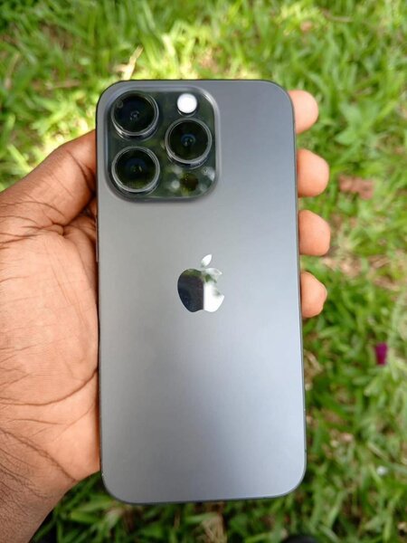 iPhone 15 pro 256g