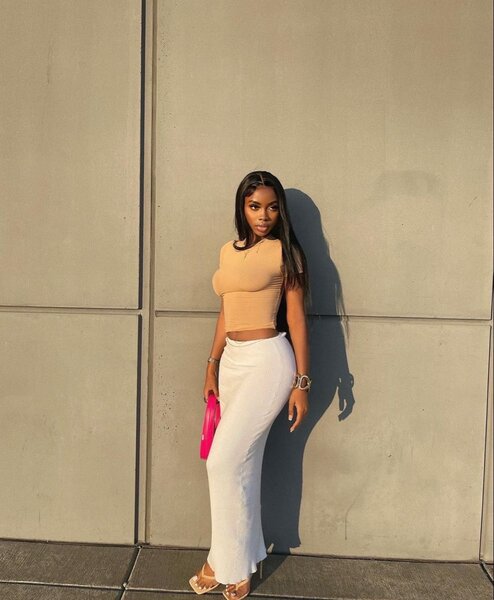 Top beige élégant & jupe