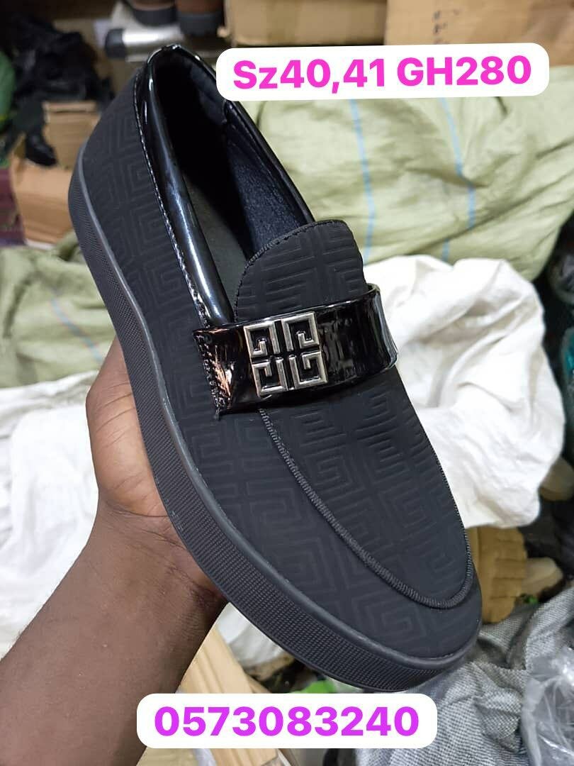 GG fashionable mens easy wear sz 40/41