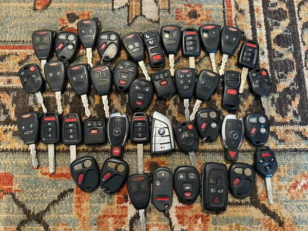 Car keys Honda toyota nissan ford bmw benz chevy