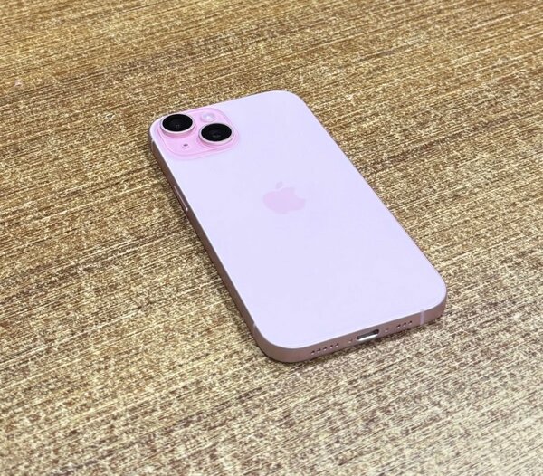 iPhone 15 Rose