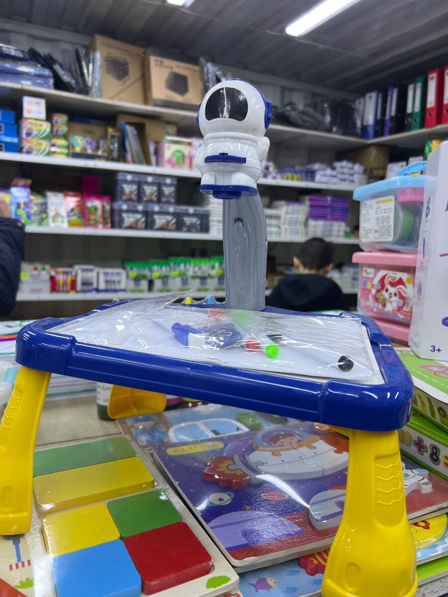 Столик для рисования с прожектором