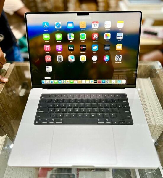 MacBook pro 16-inch