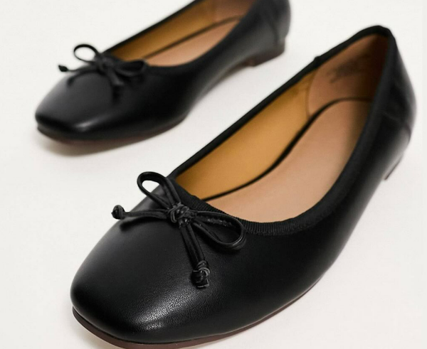Flat shoes