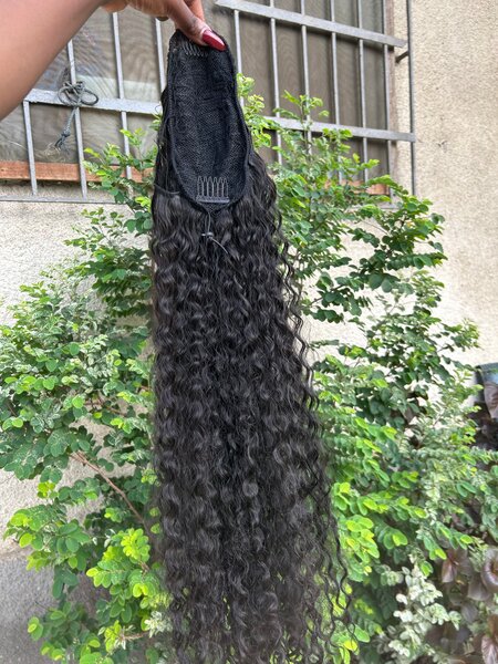 Postiches cheveux bouclés
