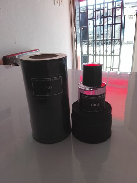 Parfum Gris Élégant