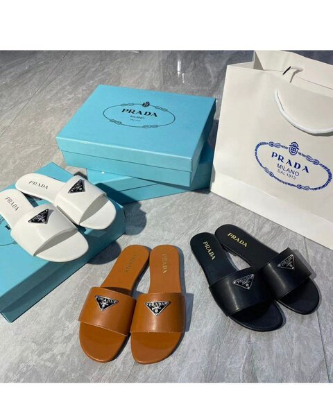 Ladies slippers